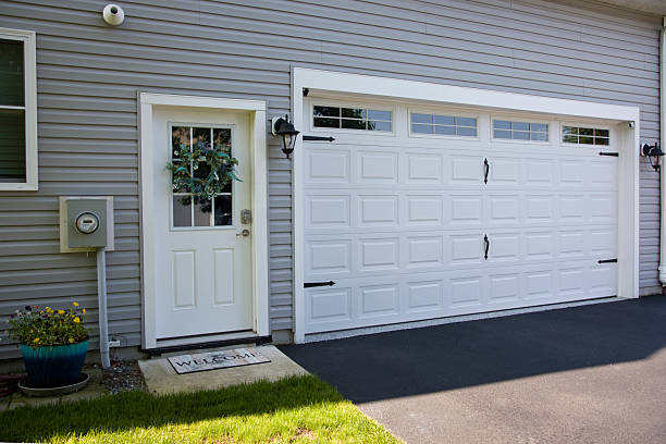 24/7 Emergency Garage Door Panel Replacement experts in Akron, CO